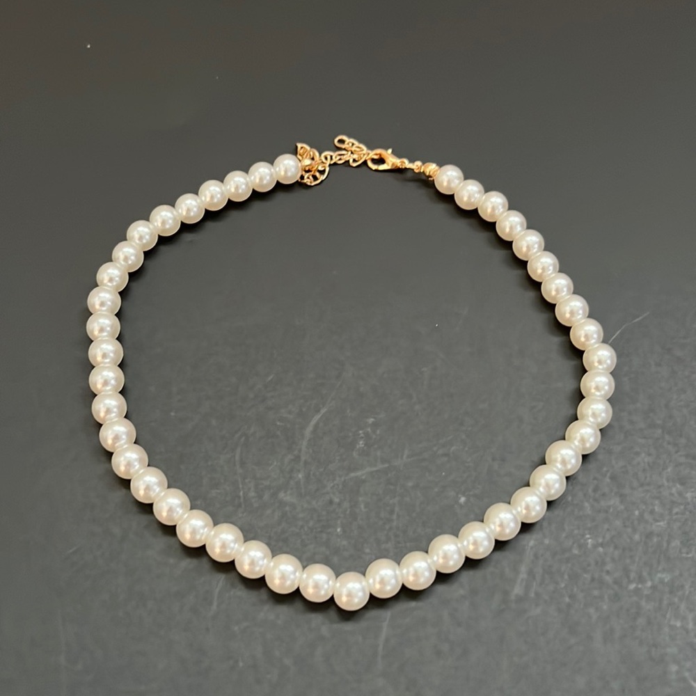 Classic vintage style choker necklace, brand new.